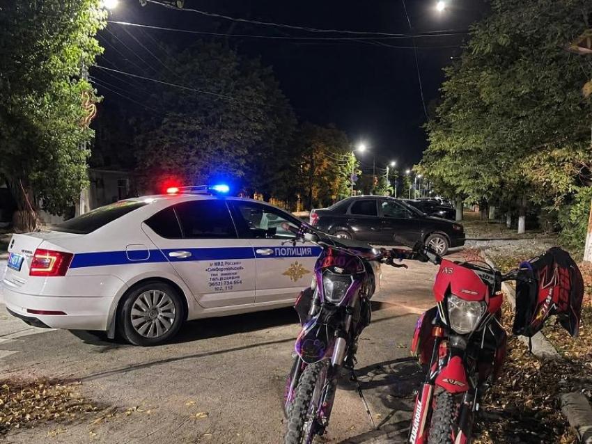 Двух несовершеннолетних мотоциклистов задержали в Цимлянске 