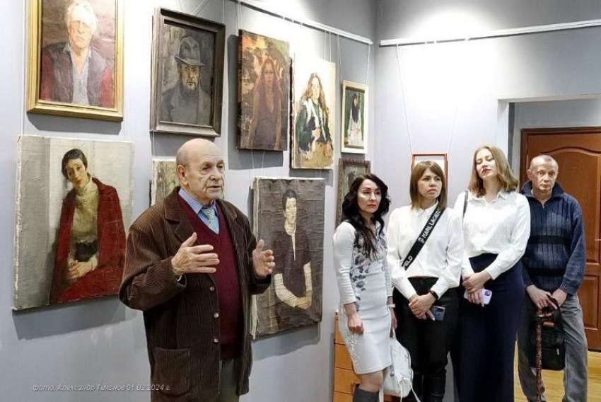 Выставка волгодонского художника Алексея Хижкина открылась в центре «Берегиня»