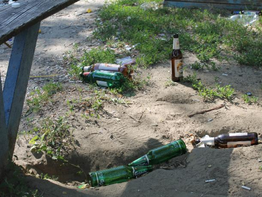 Обитатели пьяного «курорта» у ночного ларька угрожают жителям Волгодонска
