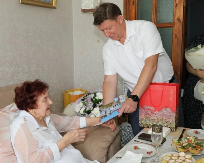 97-й день рождения отметила Почетный житель Волгодонска Екатерина Хижнякова
