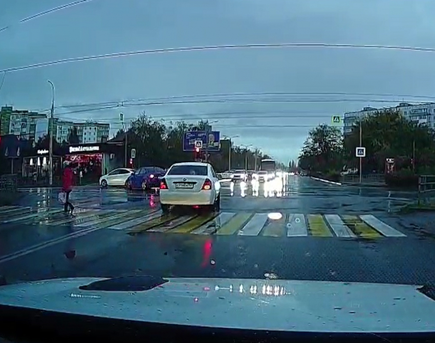 Наглец на «Лифане», проехавший на «красный», заплатит штраф: Госавтоинспекция установила личность нарушителя