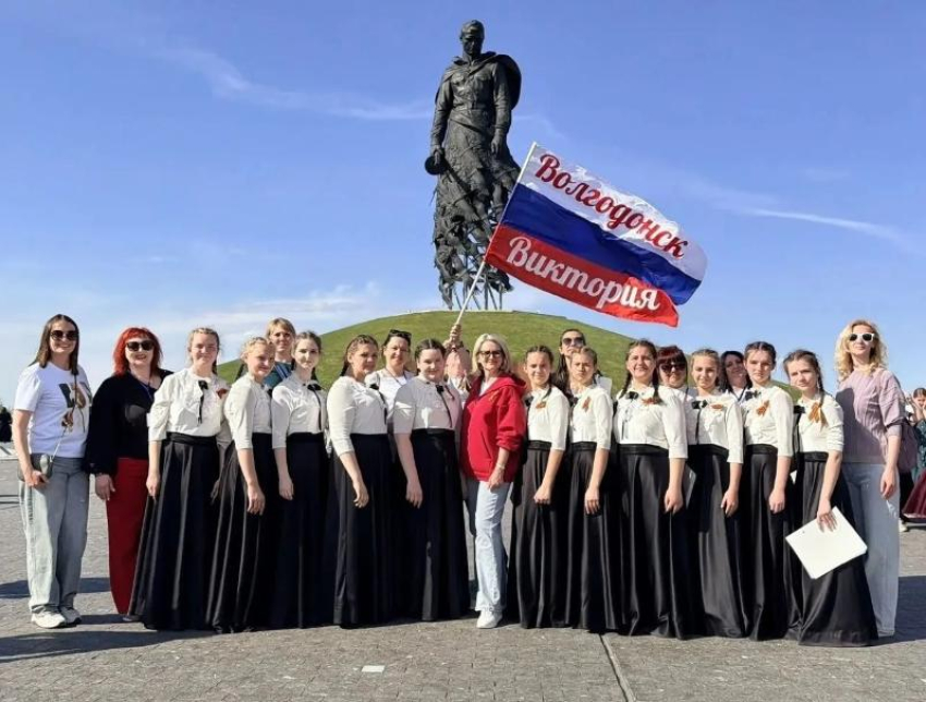 Голоса Волгодонска в хоре Великой Победы: ансамбль «Виктория» покорил Главный храм ВС РФ и Ржевский мемориал