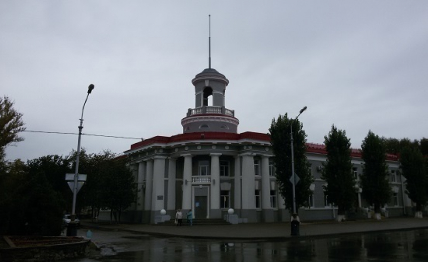 Городской архив Волгодонска может уйти из «Здания со шпилем»