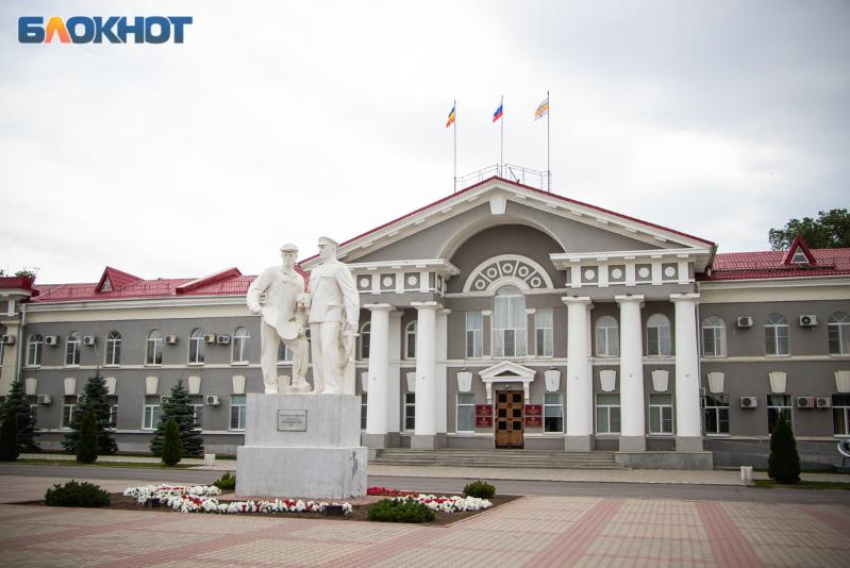 Остановки или гирлянды: депутаты Волгодонска решают, как потратить миллионы рублей от туристического сбора