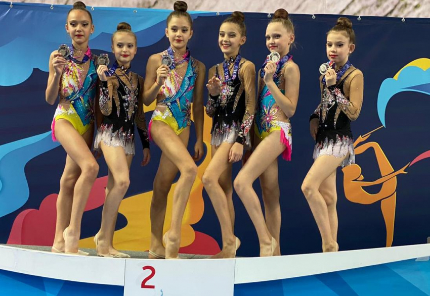Волгодонские гимнастки блеснули на Межрегиональном турнире в Казани 