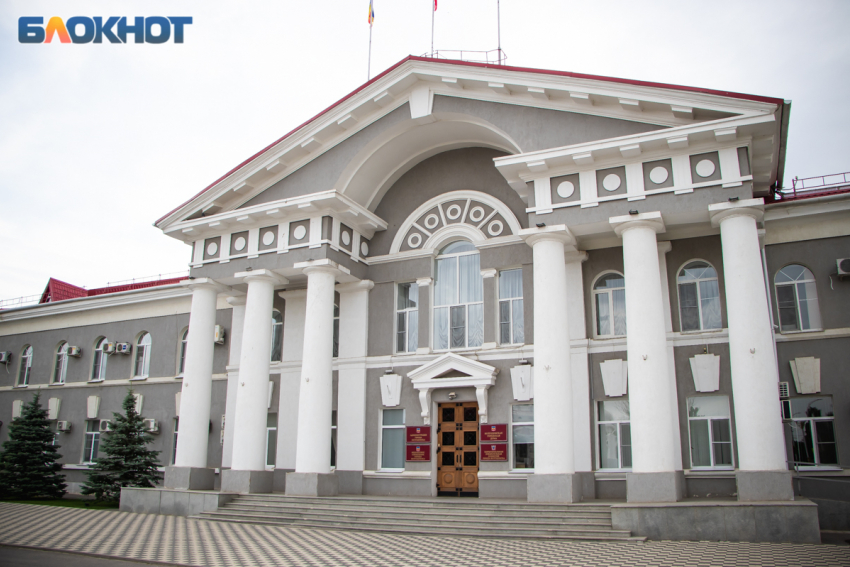 Дочь Графова и экс-жену Бубна признали виновной в работе с поддельным дипломом в администрации Волгодонска 