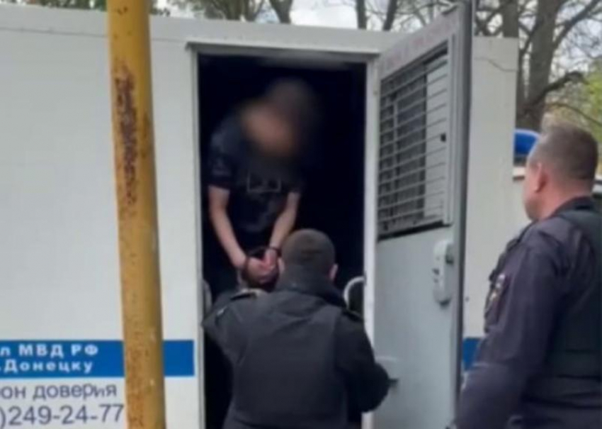 Ограбил супермаркет и напал на сотрудника: житель Константиновского района хотел соблазнить девушек украденным шоколадом