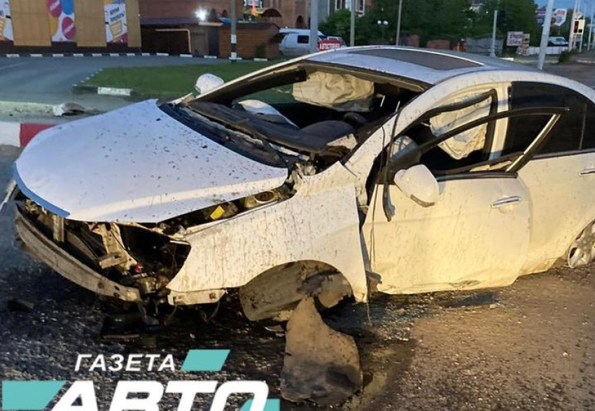 21-летний водитель без прав разбил машину о столб, пытаясь скрыться от полиции в Волгодонске 