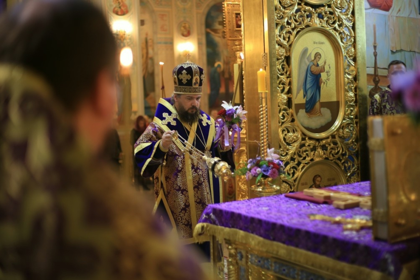 Православные волгодонцы отмечают Воздвижение Честного и Животворящего Креста Господня