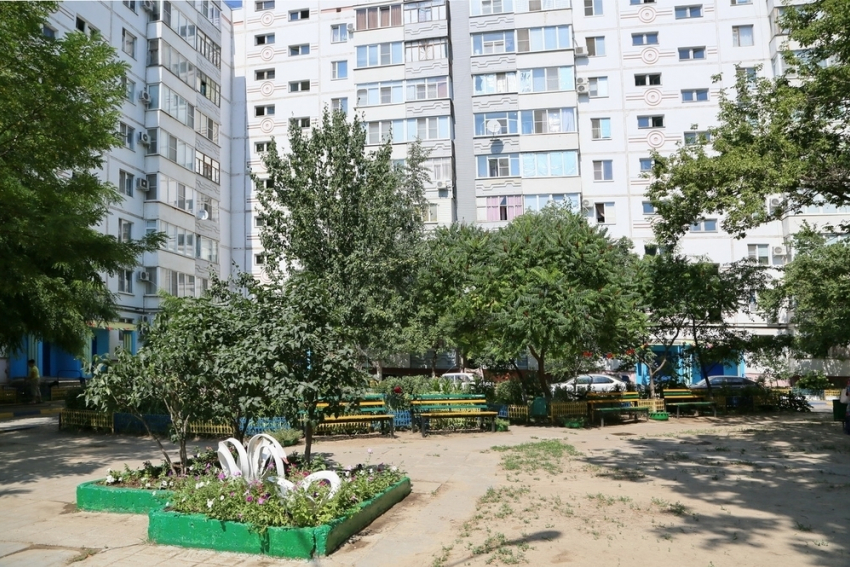 Расширение проезда и место для отдыха жильцов: два двора в Волгодонске обещают стать образцово-показательными