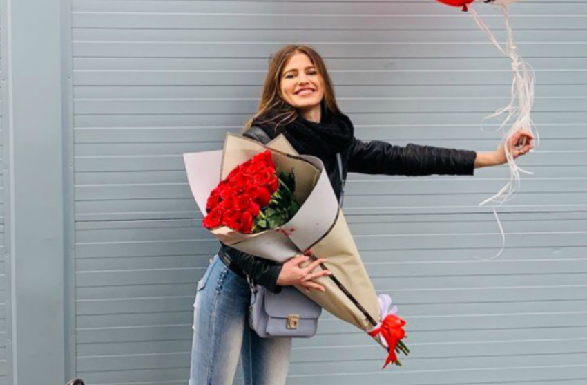 20-летняя Елена Певнева в конкурсе «Мисс Блокнот-2019"