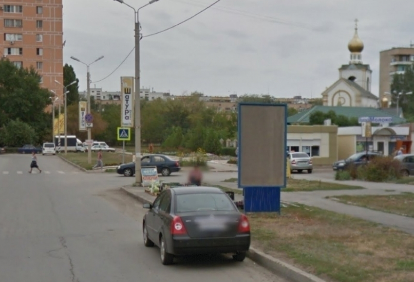 Женщину с маленьким ребенком сбили в районе церкви в Волгодонске