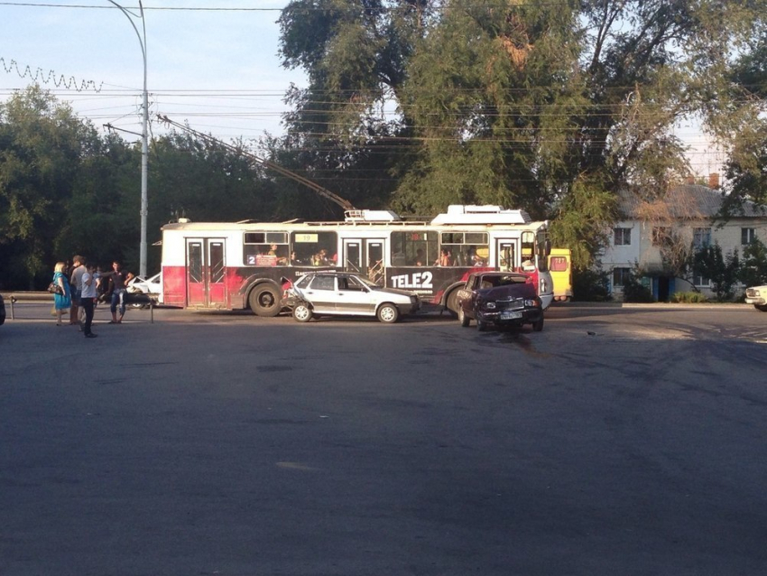 В Волгодонске в одном и том же месте на Морской с интервалом в полчаса произошло два ДТП