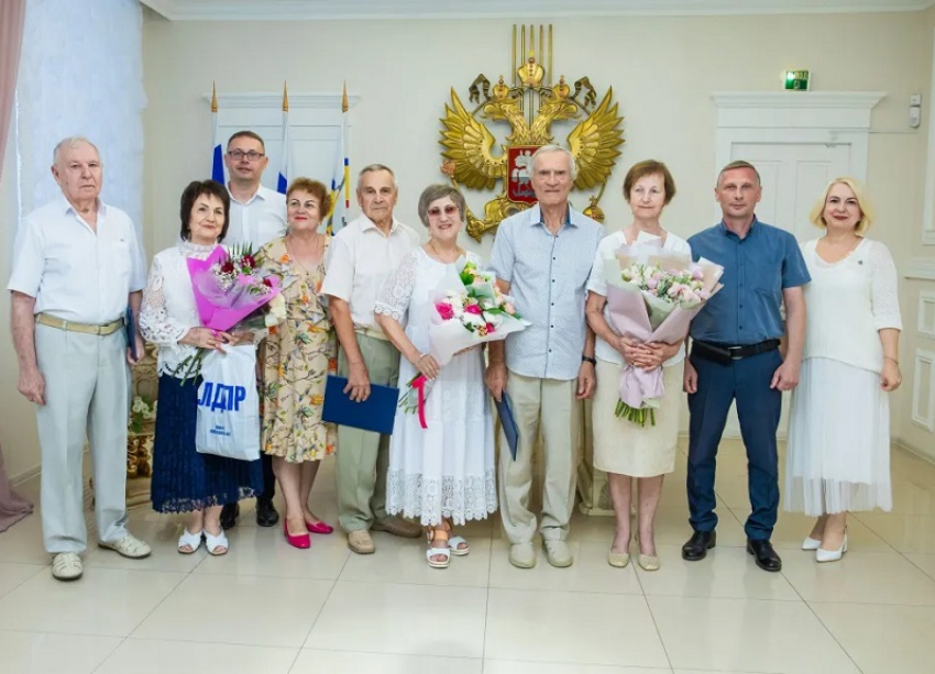 В ЗАГСе Волгодонска чествовали семейные пары, прожившие в браке более 50 лет