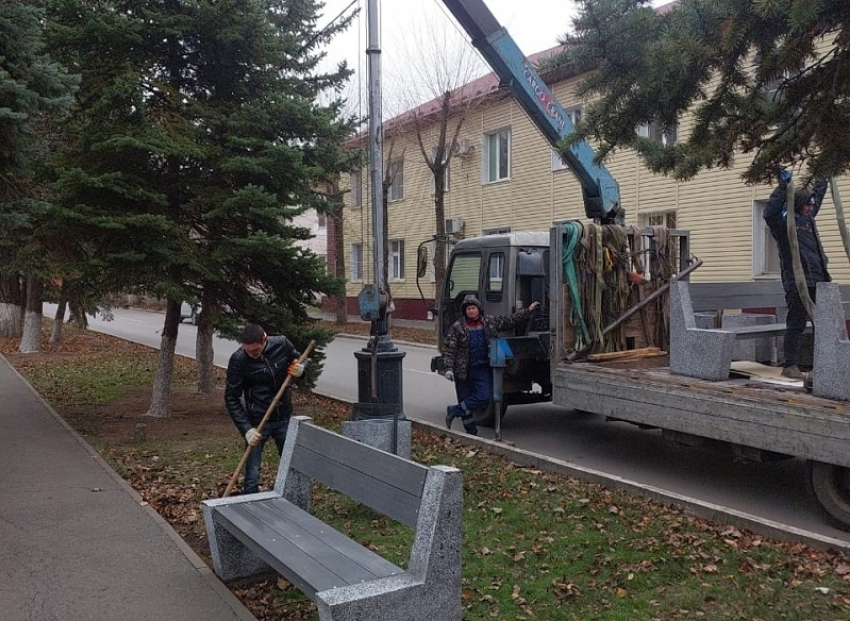 В массовой закупке лавочек для улицы Ленина за счет туристического налога выявили нарушения