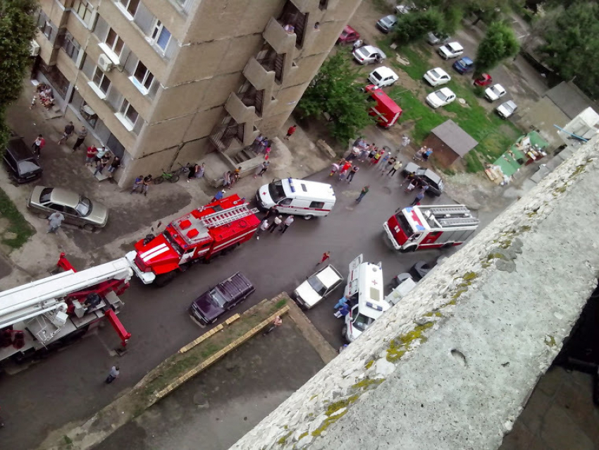 В Волгодонске на Строителей сгорела квартира – есть пострадавшие 