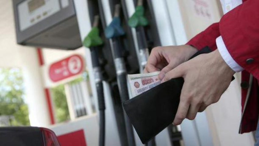 Житель Волгодонска вежливо попросил Путина остановить необоснованный рост цен на бензин