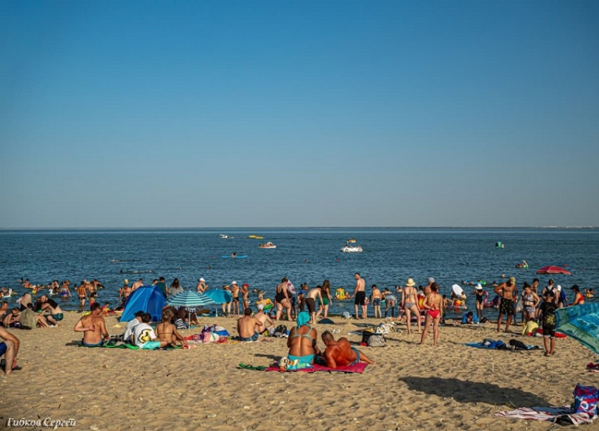 Двоих 15-летних подростков унесло на надувном матрасе от берега водохранилища в Цимлянске 