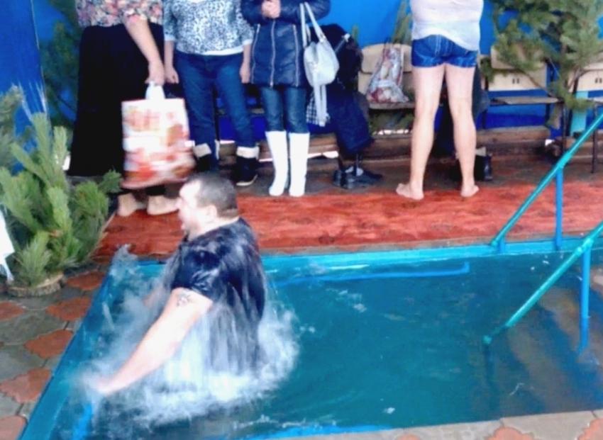 Крещенская оттепель в Волгодонске превратила купание в суровое испытание