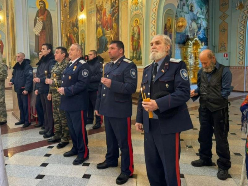 Казаки Волгодонска приняли участие в панихиде по жертвам геноцида 