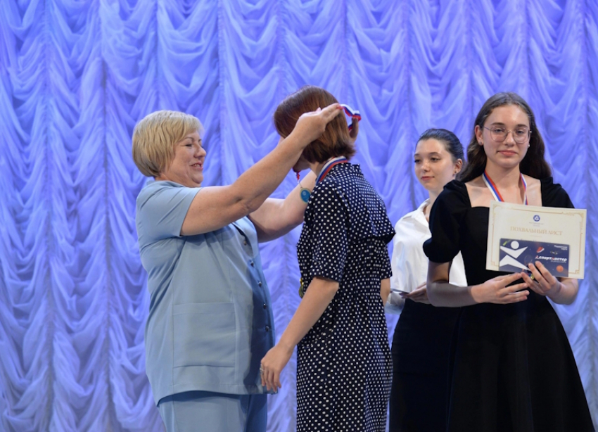 Ростовская АЭС поддержала детей, окончивших учебный год на «отлично» в Волгодонске
