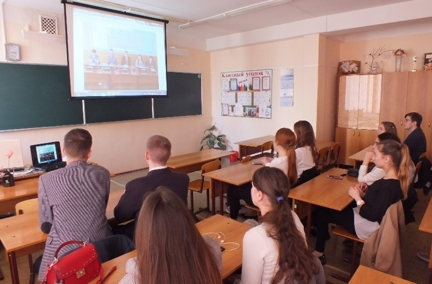 Школьники Волгодонска будут сдавать ЕГЭ в условиях усиленного санитарного контроля 