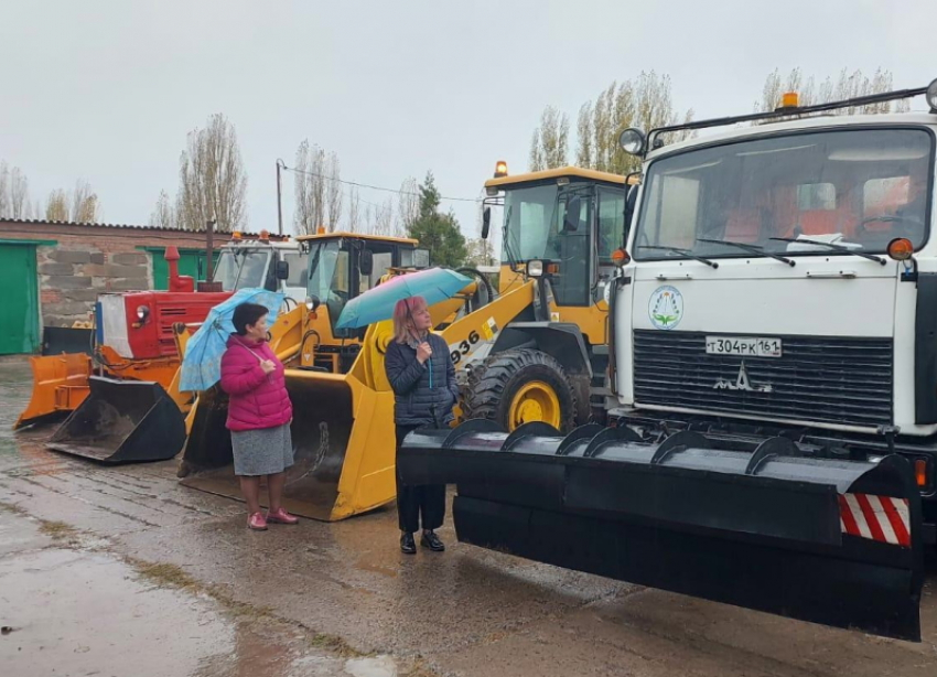 Смотр коммунальной техники на предмет готовности к зиме провели в Волгодонске