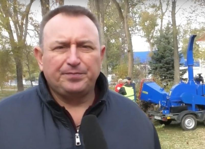 «Уборка стала быстрее, а расходы на вывоз отходов уменьшились»: Юрий Мариненко о новых измельчителях дерева