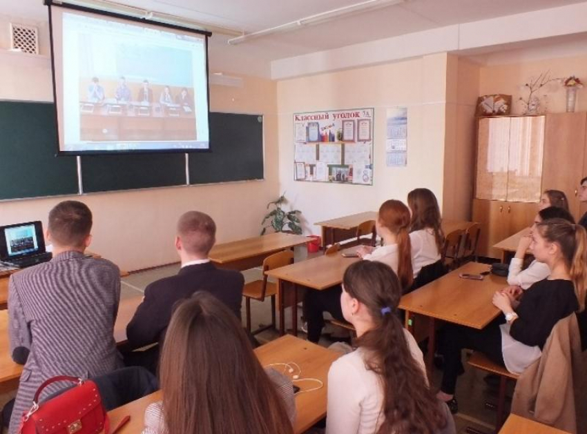 Лучше всего выпускники Волгодонска сдали ЕГЭ по русскому и английскому языкам