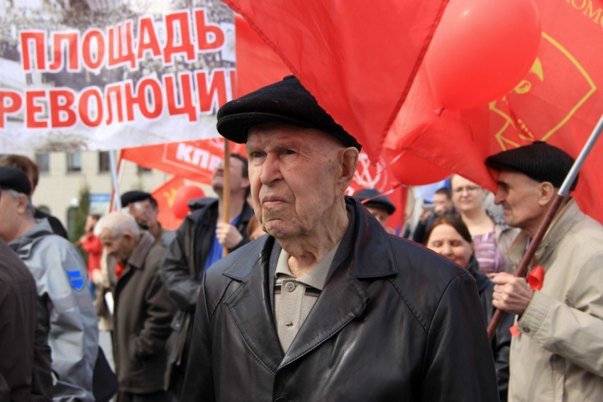 Волгодонские коммунисты провели митинг в честь весны и труда