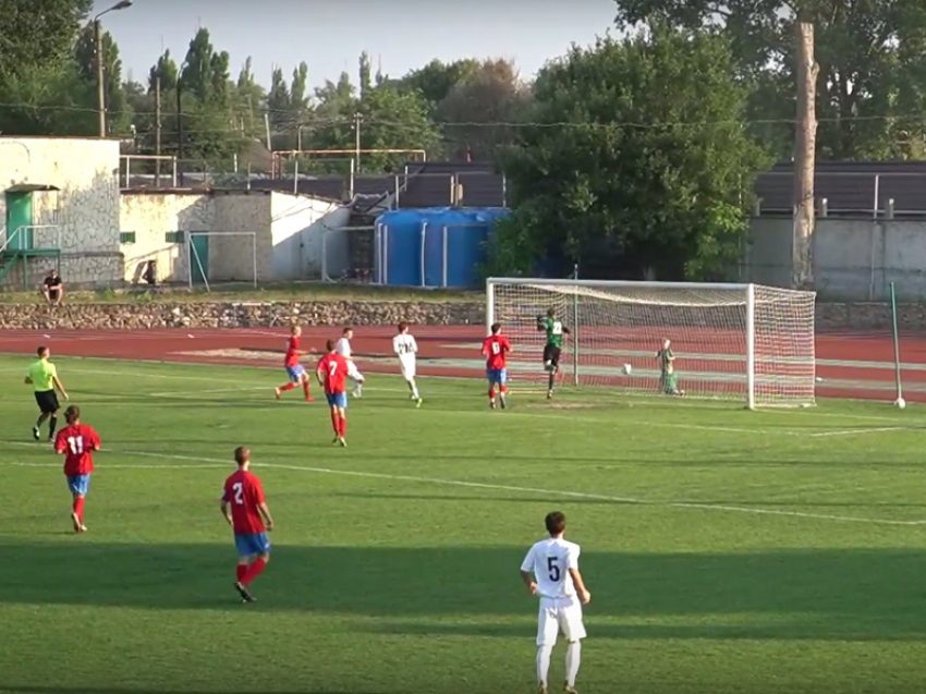 Ростовчане потерпели жестокое поражение на поле стадиона «Труд»