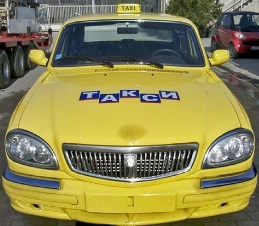 Волгодонским таксистам оставят на выбор два цвета