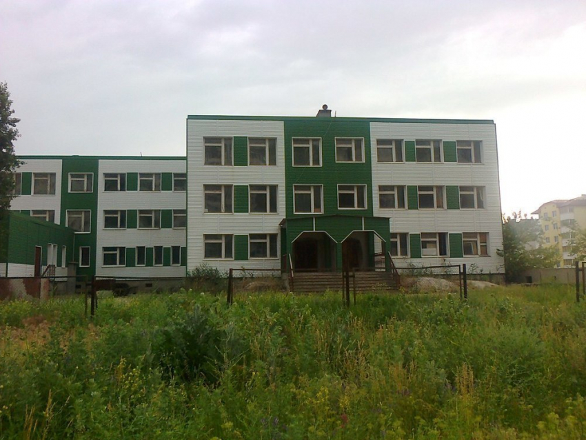 В Волгодонске дети не могут попасть в свою школу более 10 лет