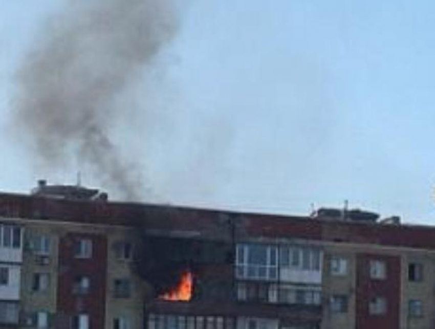 У волгодонца предпенсионного возраста обгорела рука при пожаре в многоквартирном доме на улице Морской