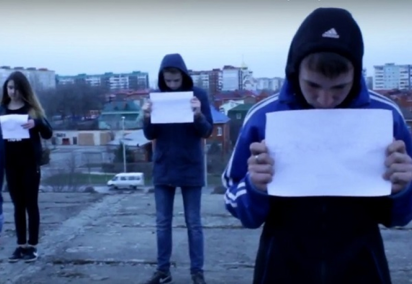  Авторы ролика из Волгодонска про Диану Шурыгину призывают участников игры «Синий кит» подумать головой