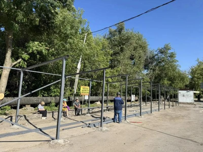 Каркас и пандус сделали: продолжается возведение самой большой остановки в Волгодонске