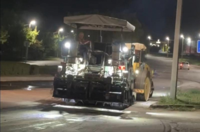 Не в час пик и не в дождь: волгодонцев восхитили активные дорожные работы в ночное время