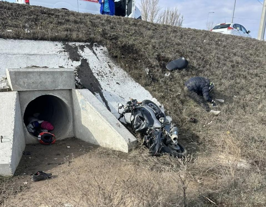 В Волгодонске в ДТП погибли мотоциклист и его пассажирка 