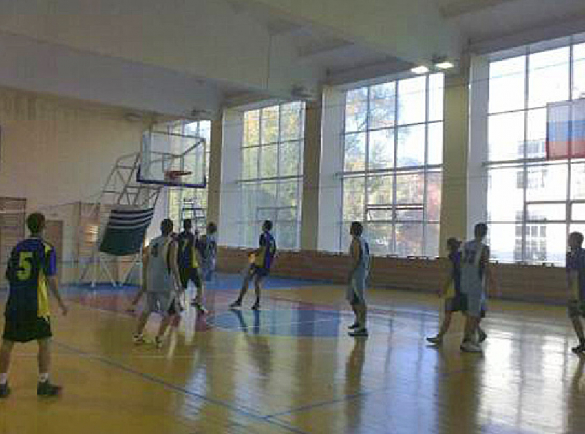 В Волгодонске студенты МИФИ «перебросали» своих соперников на Спартакиаде по баскетболу