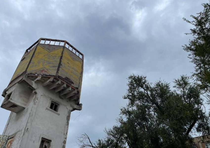 Назван срок приватизации паровозной водонапорной башни на Морской