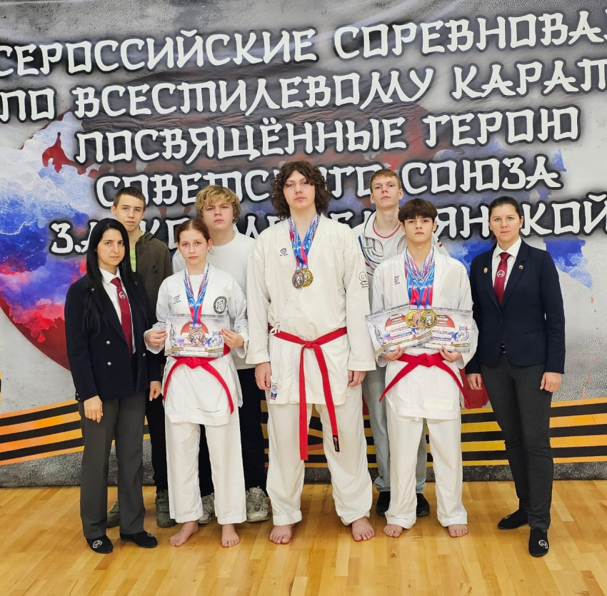 Юные каратисты из Волгодонска триумфально выступили на Всероссийских соревнованиях в Тамбове