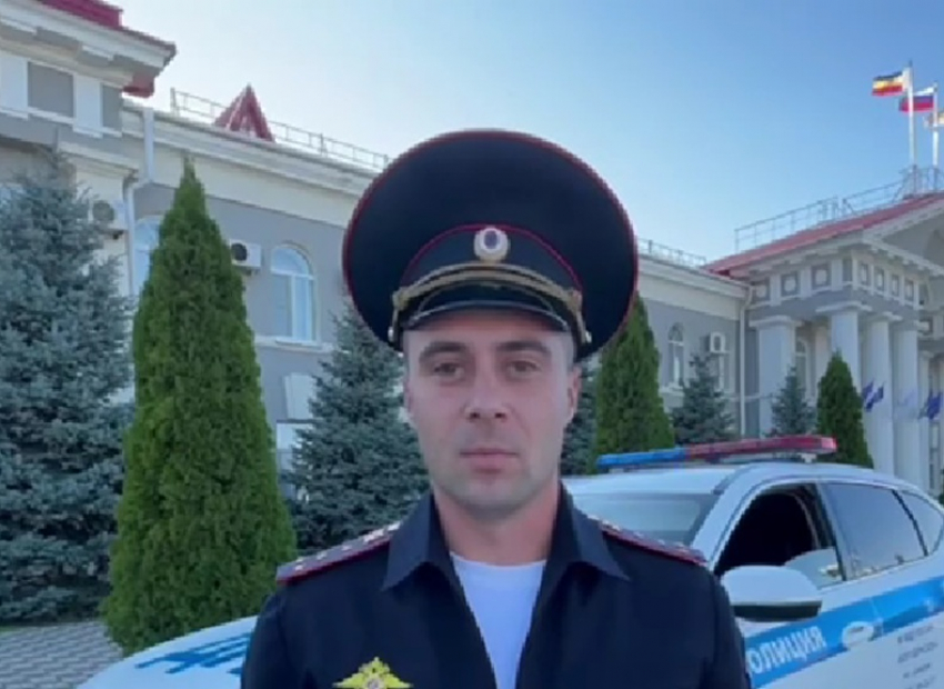 Начальник Госавтоинспекции МУ МВД России «Волгодонское» Евгений Прасолов выразил соболезнование семьям погибших в ДТП девочек и напомнил о важности соблюдения ПДД