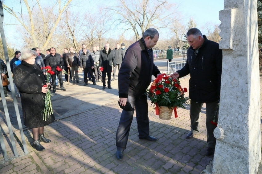 В Волгодонске почтили память погибших в чеченских войнах