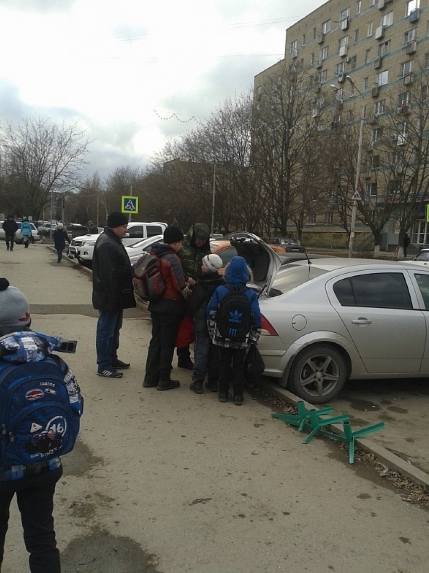 В Волгодонске оштрафовали подпольных торговцев пиротехникой из автомобилей