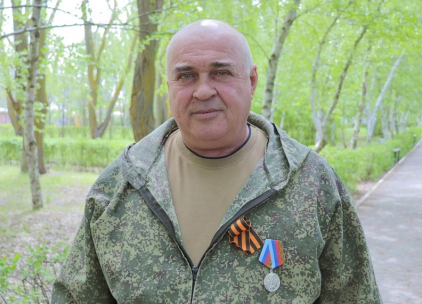 56-летнего сотрудника волгодонского Водоканала наградили медалью за участие в СВО в качестве добровольца