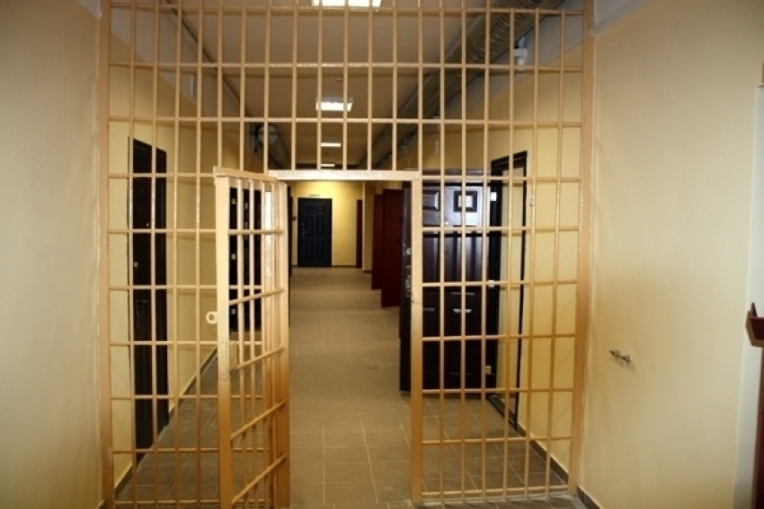 В Цимлянске задержали 25-летнего парня, пытавшегося пронести в изолятор героин
