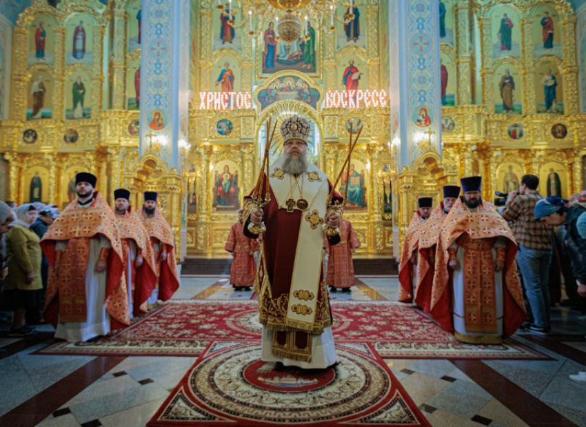 Богослужение с участием всех архиереев Дона состоялось в Соборе Рождества Христова