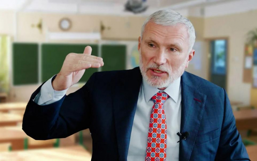 Лидер партии «Родина» Алексей Журавлев потребовал уравнять зарплаты учителей в России