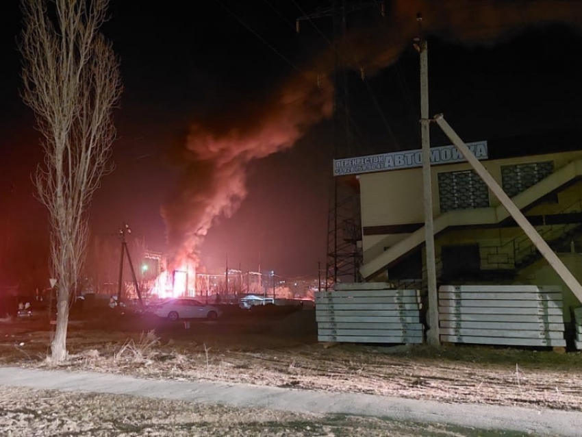 «Разгерметизация трансформатора»: стали известны причины крупного пожара на подстанции в Волгодонске