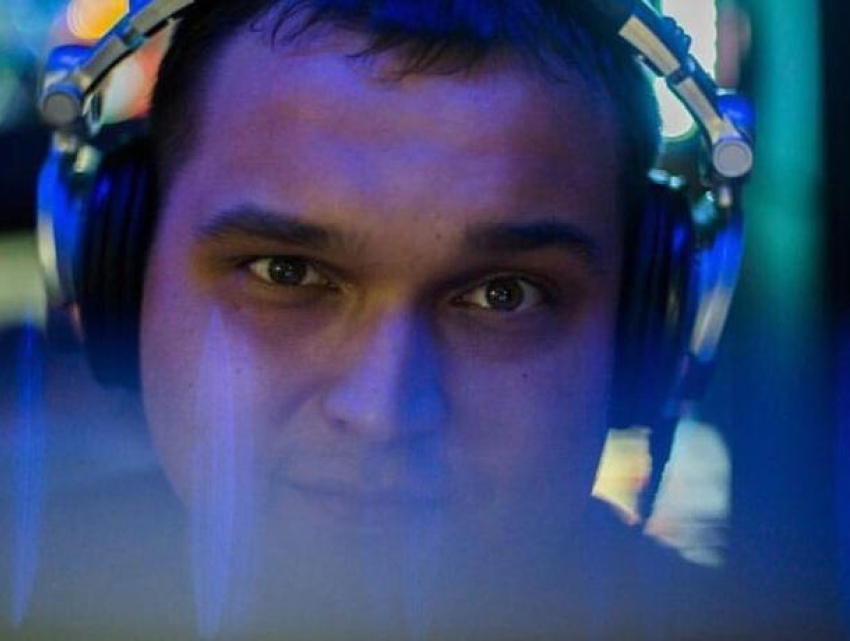 Проведи последнюю субботу лета с DJ Михайлов и загородным клубом «Поплавок"
